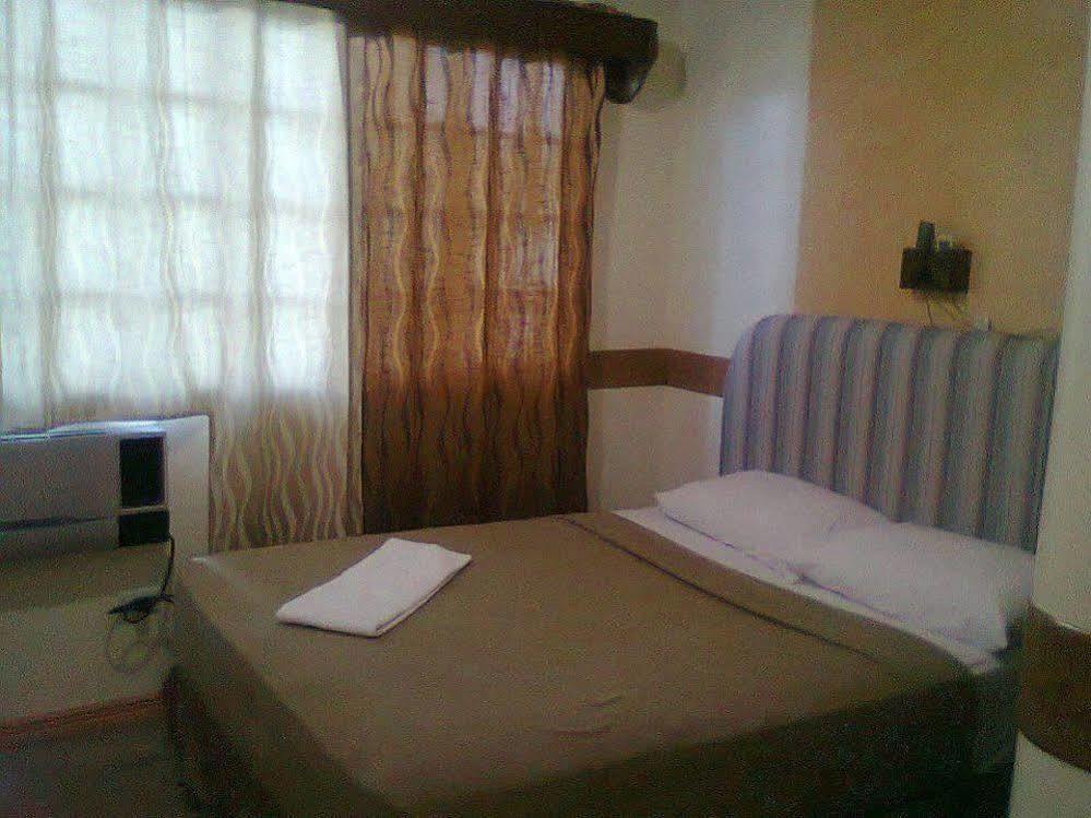 Golden Stallion Suites Cagayan de Oro Luaran gambar