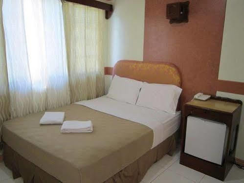 Golden Stallion Suites Cagayan de Oro Luaran gambar